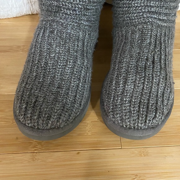 Grey Size 8 UGG Classic Cardy II Button Detailed Boots - Picture 4 of 14